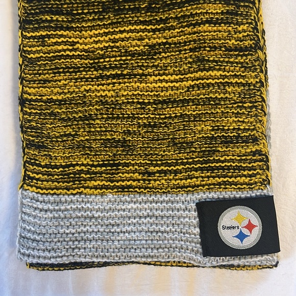 Steelers Infinity Knit Scarf - Picture 4 of 5